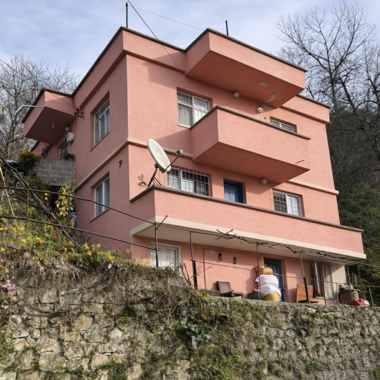 Giresun, Merkez, Kemaliye de 3 Katlı Bina ve Arsası, 2.500.000 TL